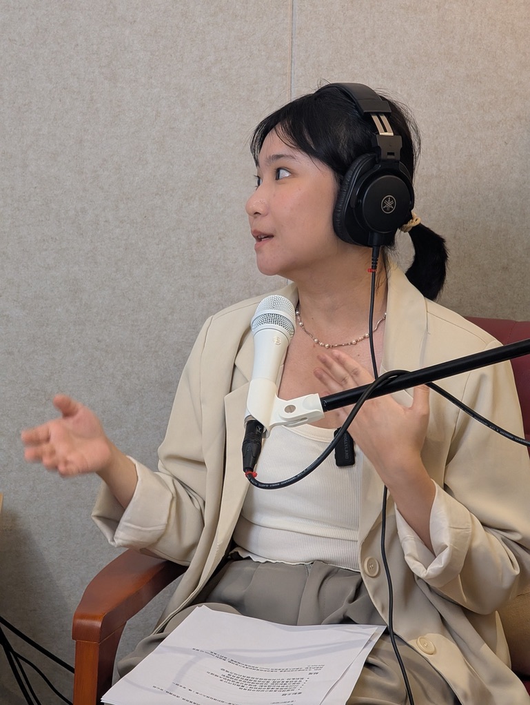 Kelly 主持人